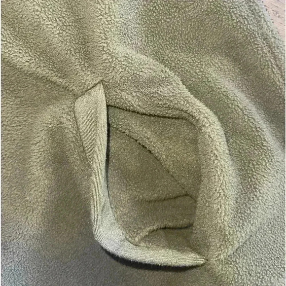 Gold Hinge Fleece Shacket - Picture 2 of 5
